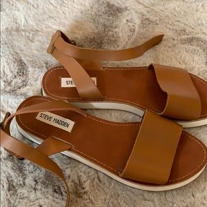 Steve Madden 1” platform sandals